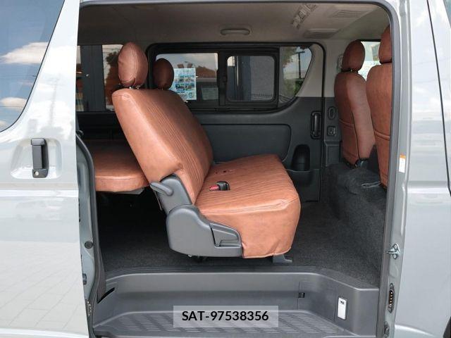 Toyota HIACE VAN 2017-01 8232176-16
