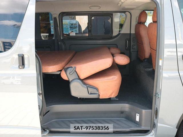 Toyota HIACE VAN 2017-01 8232176-19