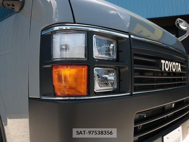Toyota HIACE VAN 2017-01 8232176-6
