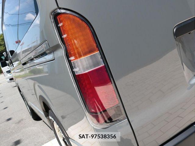 Toyota HIACE VAN 2017-01 8232176-7