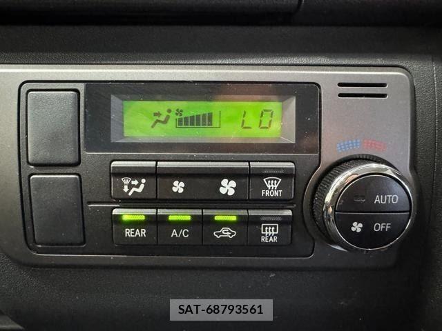 Toyota HIACE VAN 2016-07 8232194-13