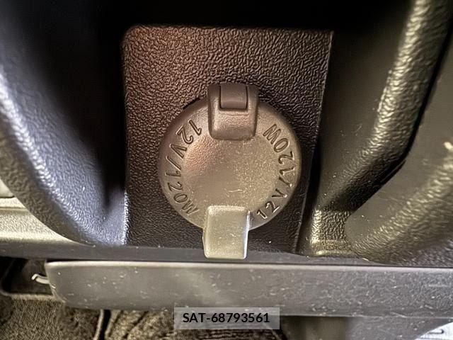 Toyota HIACE VAN 2016-07 8232194-26