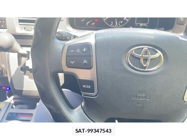 Toyota HIACE VAN 2023-03 8232182-12