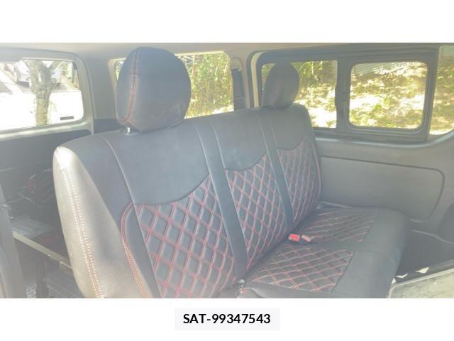 Toyota HIACE VAN 2023-03 8232182-18