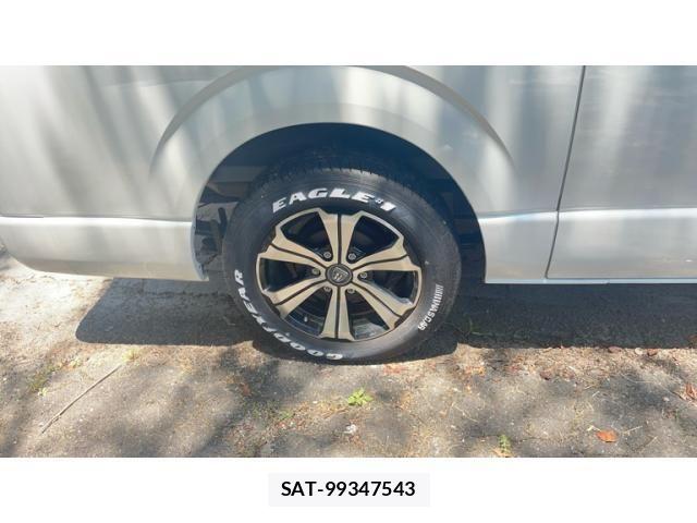 Toyota HIACE VAN 2023-03 8232182-7