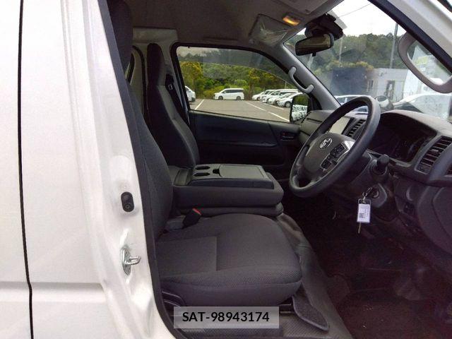 Toyota HIACE VAN 2023-11 8232193-3