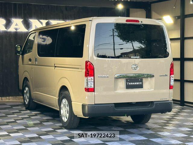 Toyota HIACE VAN 2026-03 8232177-14
