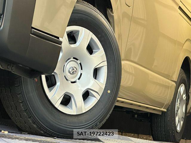 Toyota HIACE VAN 2026-03 8232177-17