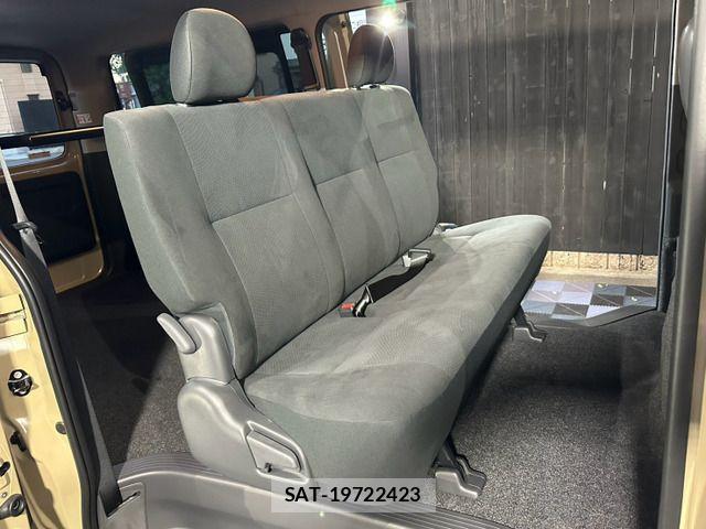 Toyota HIACE VAN 2026-03 8232177-6