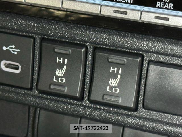 Toyota HIACE VAN 2026-03 8232177-7