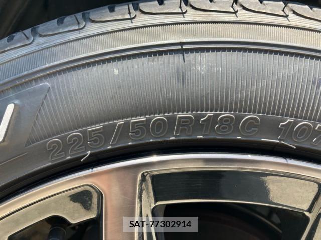 Toyota HIACE VAN 2025-06 8232179-9