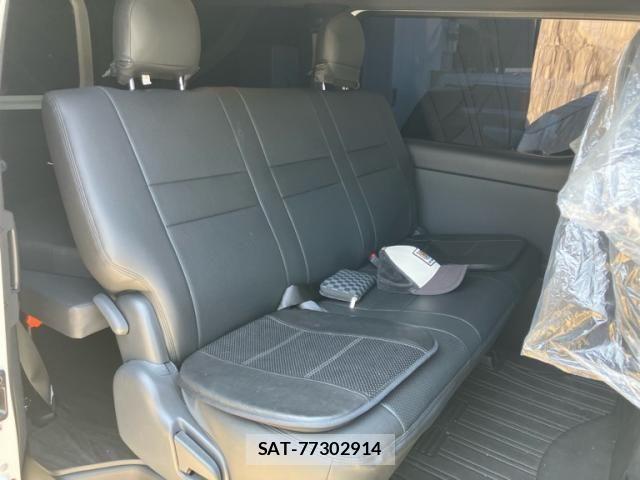 Toyota HIACE VAN 2025-06 8232179-15