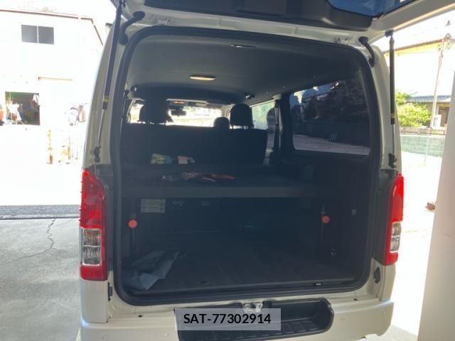 Toyota HIACE VAN 2025-06 8232179-17