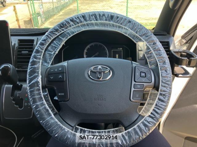 Toyota HIACE VAN 2025-06 8232179-18
