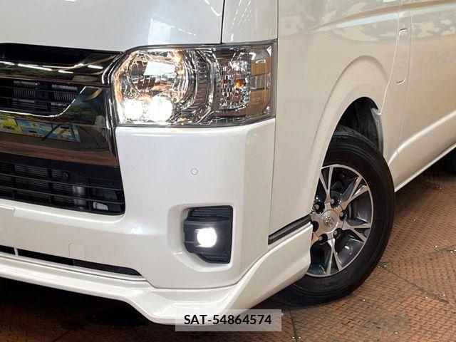 Toyota HIACE VAN 2024-07 8246967-11