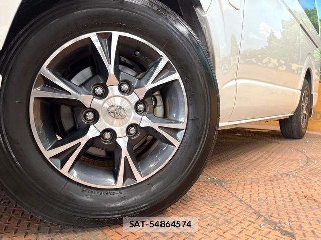 Toyota HIACE VAN 2024-07 8246967-12