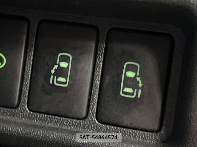 Toyota HIACE VAN 2024-07 8246967-5