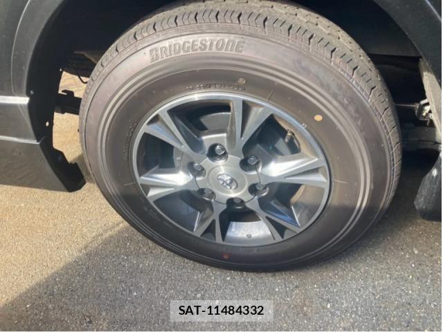 Toyota HIACE VAN 2025-03 8246964-9