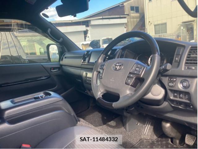 Toyota HIACE VAN 2025-03 8246964-13