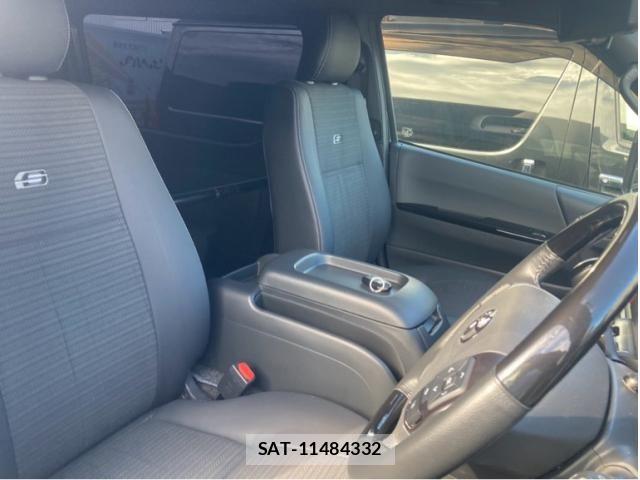 Toyota HIACE VAN 2025-03 8246964-14
