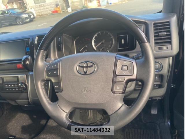Toyota HIACE VAN 2025-03 8246964-19