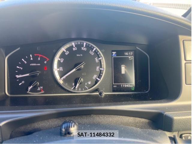 Toyota HIACE VAN 2025-03 8246964-20