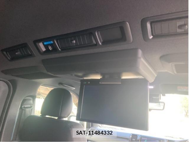Toyota HIACE VAN 2025-03 8246964-25