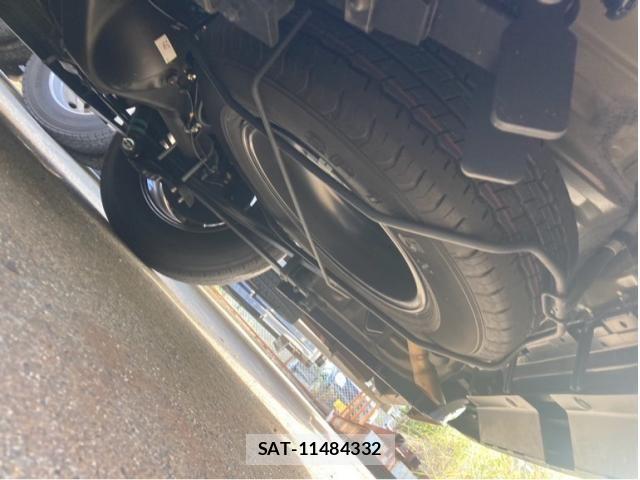 Toyota HIACE VAN 2025-03 8246964-5