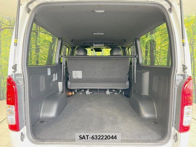 Toyota HIACE VAN 2022-12 8246972-9
