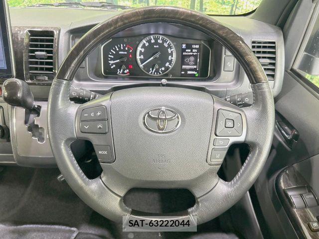 Toyota HIACE VAN 2022-12 8246972-10