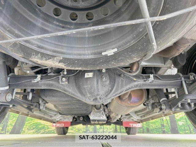 Toyota HIACE VAN 2022-12 8246972-18