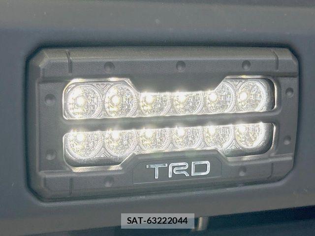 Toyota HIACE VAN 2022-12 8246972-2