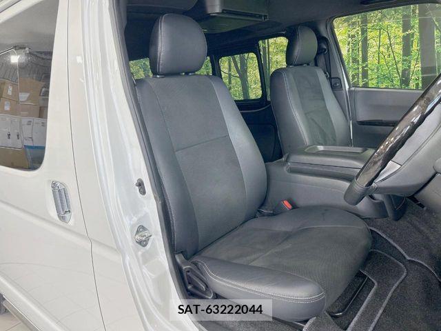 Toyota HIACE VAN 2022-12 8246972-7