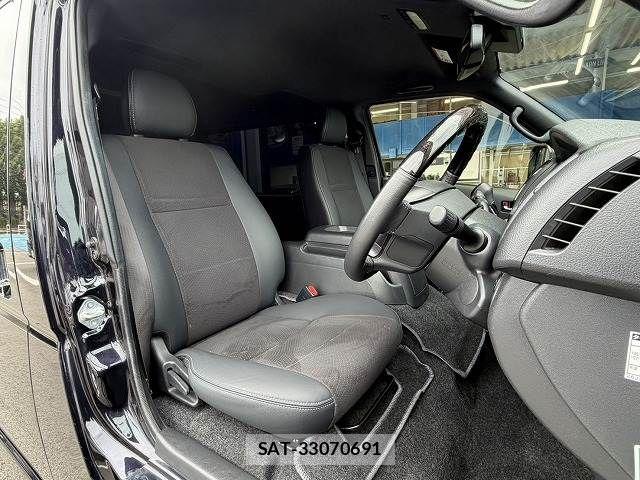 Toyota HIACE VAN 2021-05 8246975-10