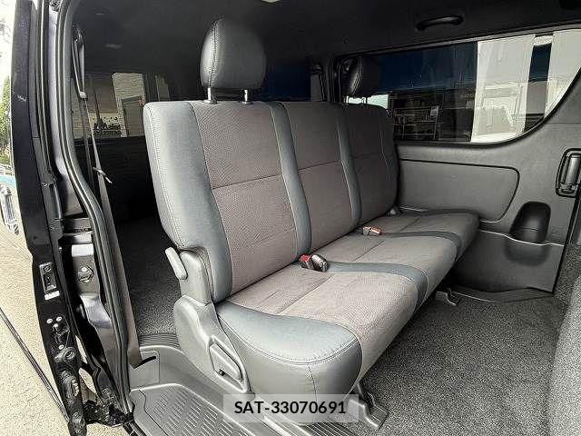 Toyota HIACE VAN 2021-05 8246975-11