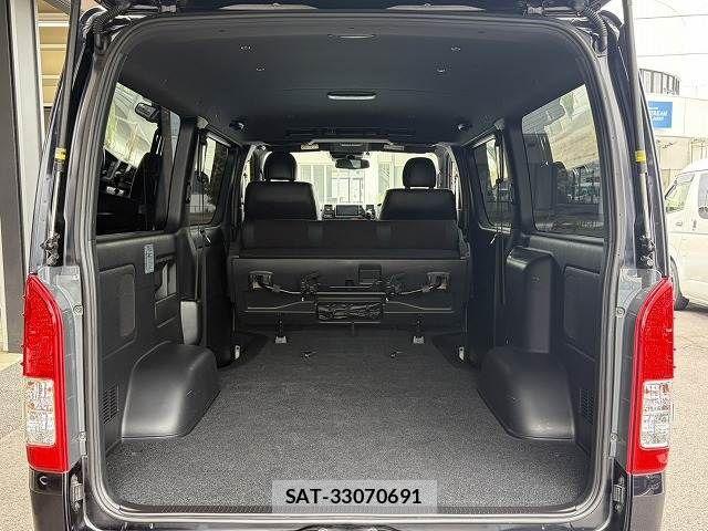 Toyota HIACE VAN 2021-05 8246975-12