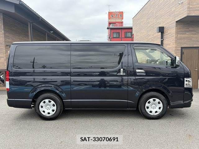Toyota HIACE VAN 2021-05 8246975-13