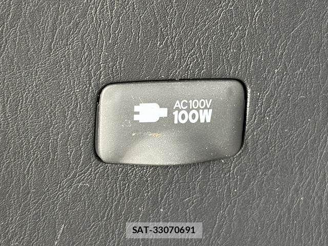 Toyota HIACE VAN 2021-05 8246975-6