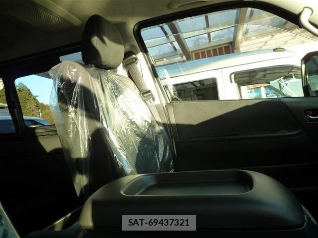 Toyota HIACE VAN 2026-02 8246970-12