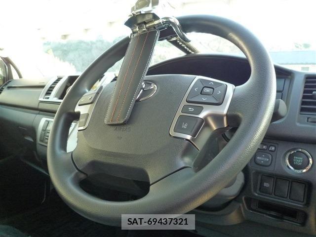 Toyota HIACE VAN 2026-02 8246970-1