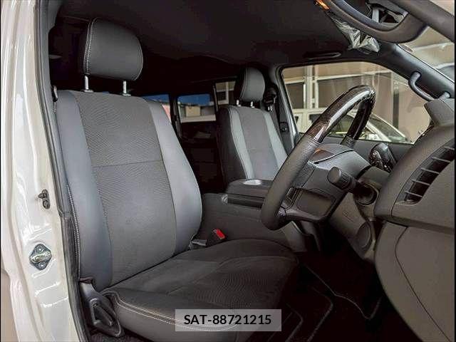 Toyota HIACE VAN 2023-03 8246968-10