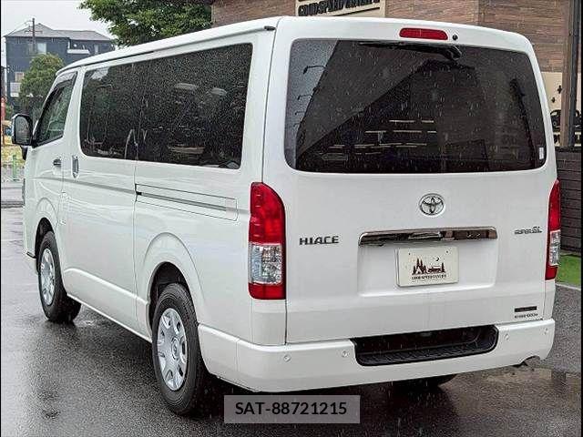 Toyota HIACE VAN 2023-03 8246968-16