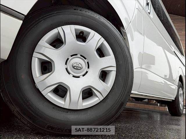 Toyota HIACE VAN 2023-03 8246968-19
