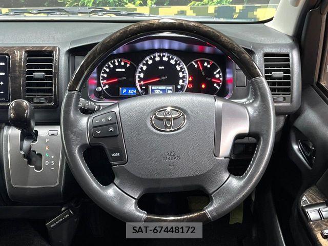 Toyota HIACE VAN 2017-10 8246973-10