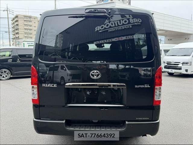Toyota HIACE VAN 2026-05 8246966-2