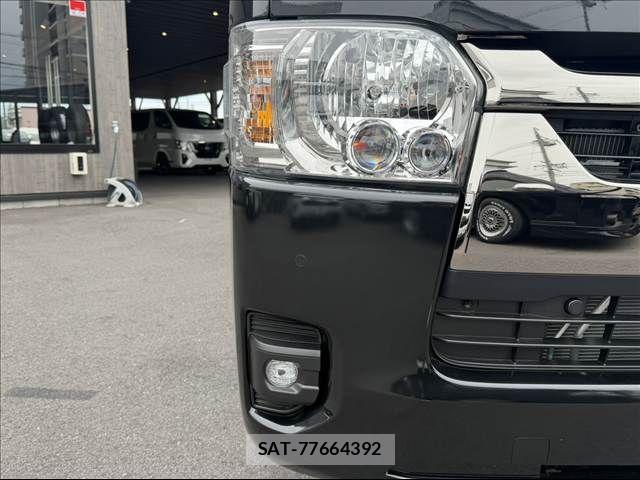 Toyota HIACE VAN 2026-05 8246966-4