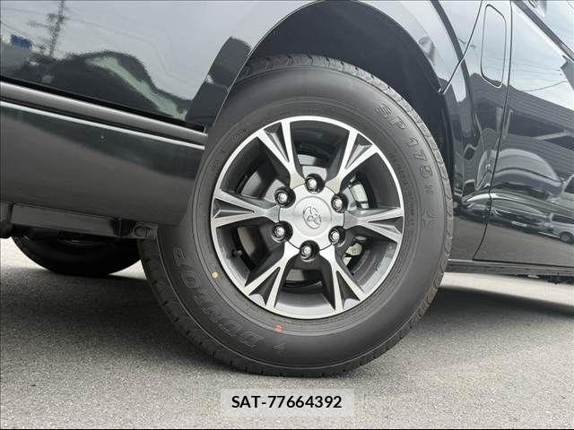 Toyota HIACE VAN 2026-05 8246966-5