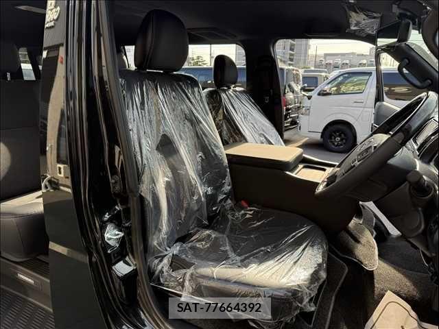 Toyota HIACE VAN 2026-05 8246966-8