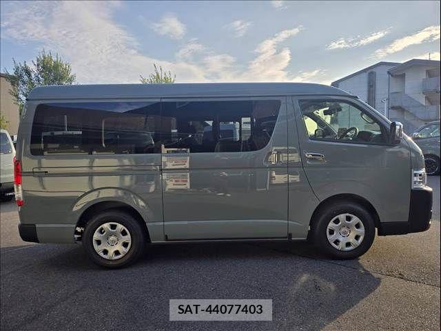 Toyota HIACE VAN 2026-02 8246963-12