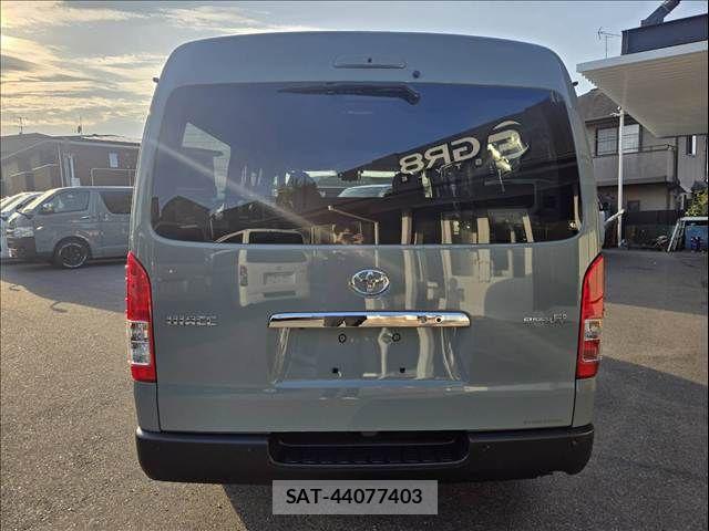 Toyota HIACE VAN 2026-02 8246963-2